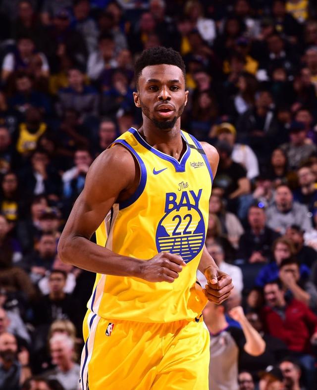 切尔西逆转大戏点燃斯坦福桥（斯坦福桥沸腾：切尔西上演惊天逆转）