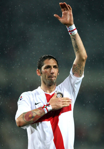 罗马诺：国米仍有意科内，但除非报价非同寻常否则罗马不卖（罗马诺：国米继续追科内，除非天价报价，罗马无意放人）