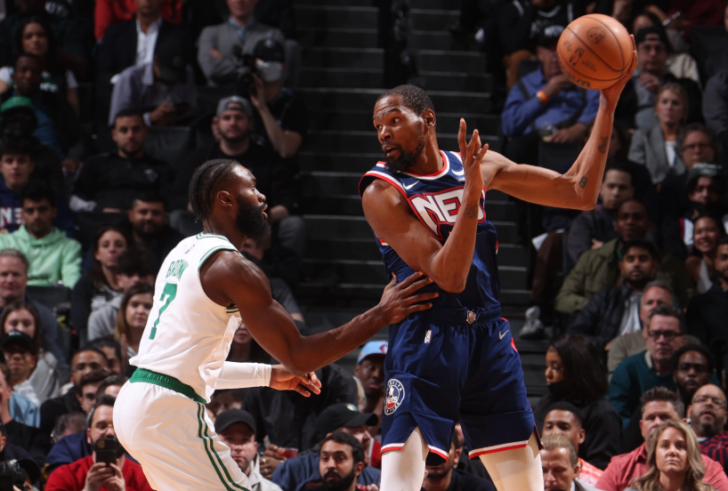 德甲战报：伯克特双响，卡明斯基闪击，法兰克福4-3险胜科隆（德甲焦点战：伯克特梅开二度，卡明斯基闪电破门，法兰克福4-3险胜科隆）