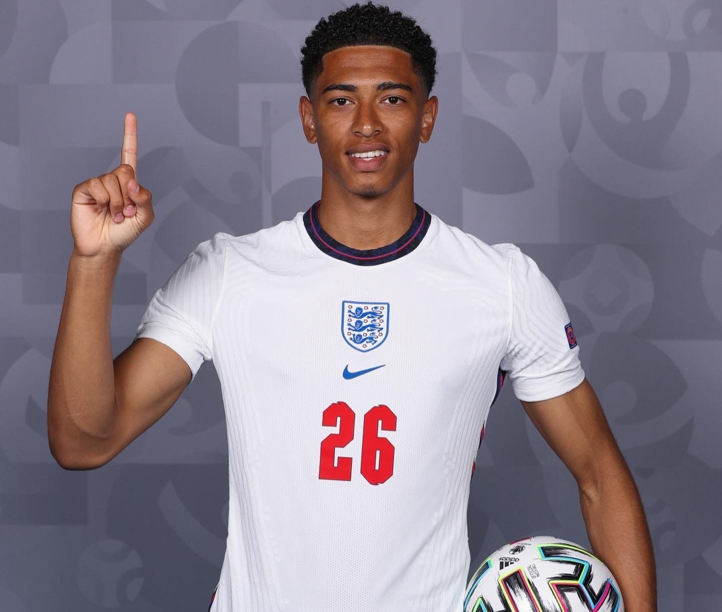 意甲战报：佛罗伦萨遭逆转1-3不敌萨索洛，连续14轮不胜（意甲快讯：佛罗伦萨被萨索洛3-1逆转，已14轮未尝胜绩）