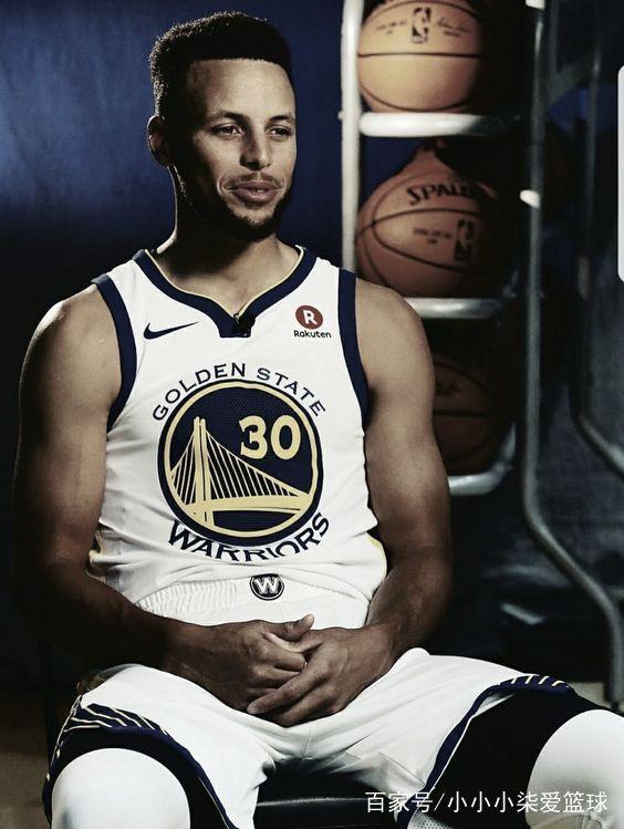 广厦vs上海前瞻：豪门对决看点多，洛夫顿态度成X因素（广厦对阵上海前瞻：强强对话看点满满，洛夫顿态度或成关键变量）