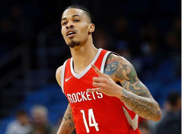 【战术决策】2025赛季第16周：摩尔、科恩和约翰逊展示菜鸟主帅进攻创造力（战术洞察：2025赛季第16周——摩尔、科恩与约翰逊展现新晋主帅的进攻创意）