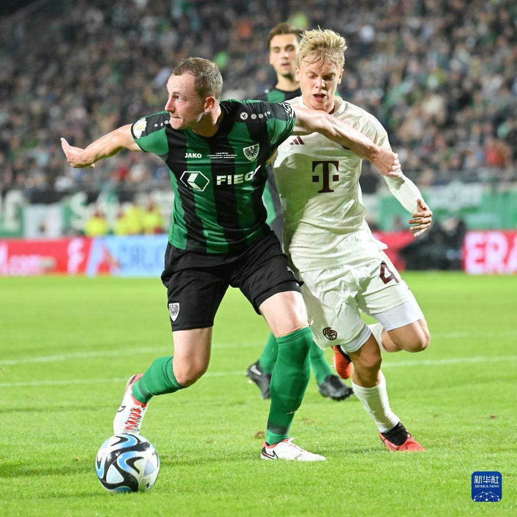 巴尔韦德：后场有库尔图瓦和前场有姆巴佩，我们很安心（巴尔韦德：后有库尔图瓦、前有姆巴佩，我们心里更有底）