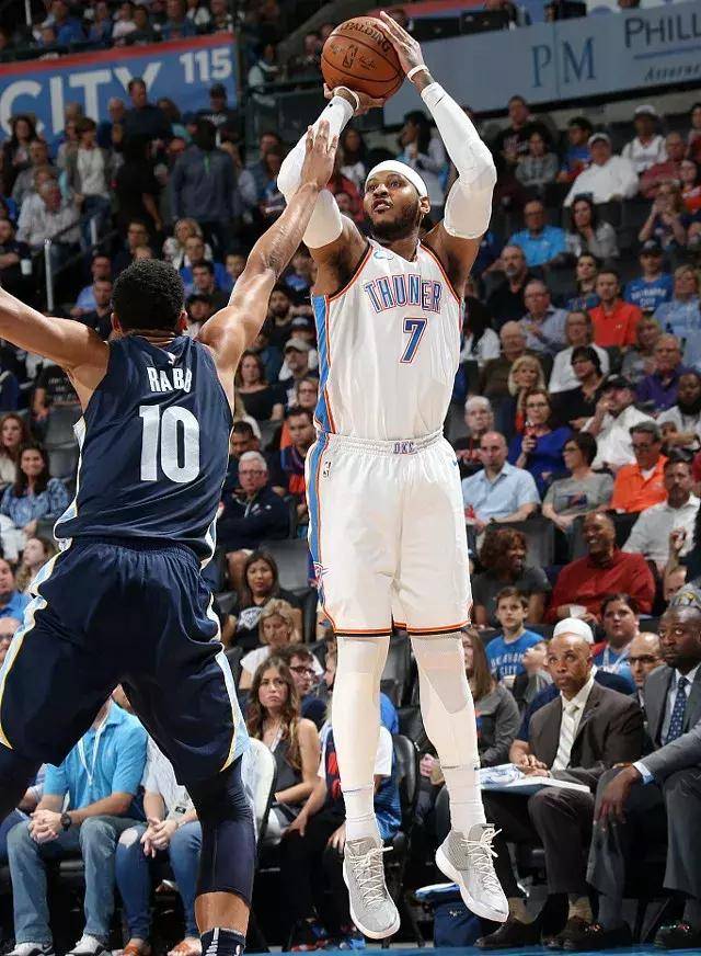 看足球学英语：孙兴慜深情告别热刺 —— 球队会有多想念他？（用足球学英语：孙兴慜深情道别热刺，球队将有多想念他？）