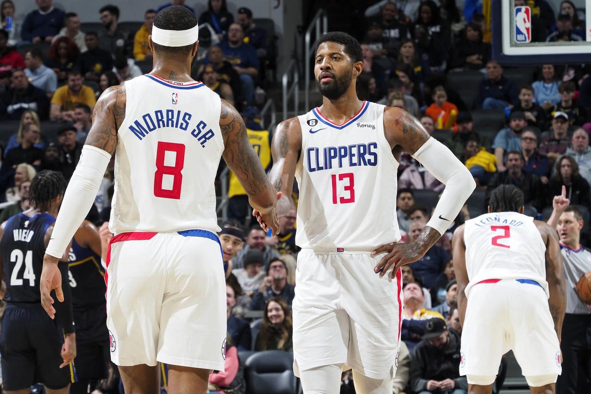 詹姆斯关键时刻稳住节奏（詹姆斯关键时刻掌控节奏）