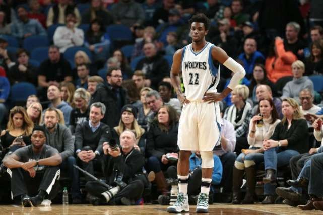 邮报：新主场用地估值存在分歧，曼联可能先买一部分土地开建（邮报：新球场用地估值有分歧，曼联或先购部分地块动工）