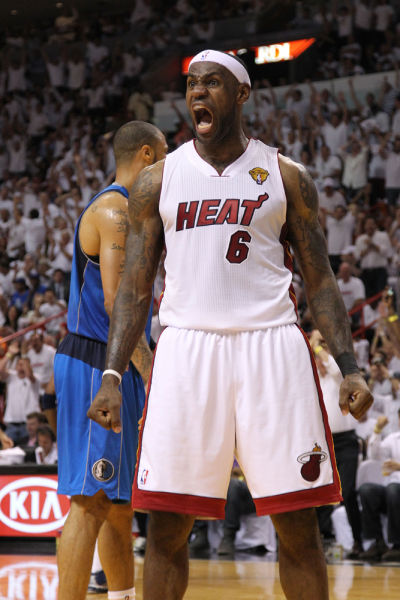 篮网队小波特半场25分创生涯半场最高得分纪录（篮网小波特半场轰下25分，刷新生涯半场得分纪录）