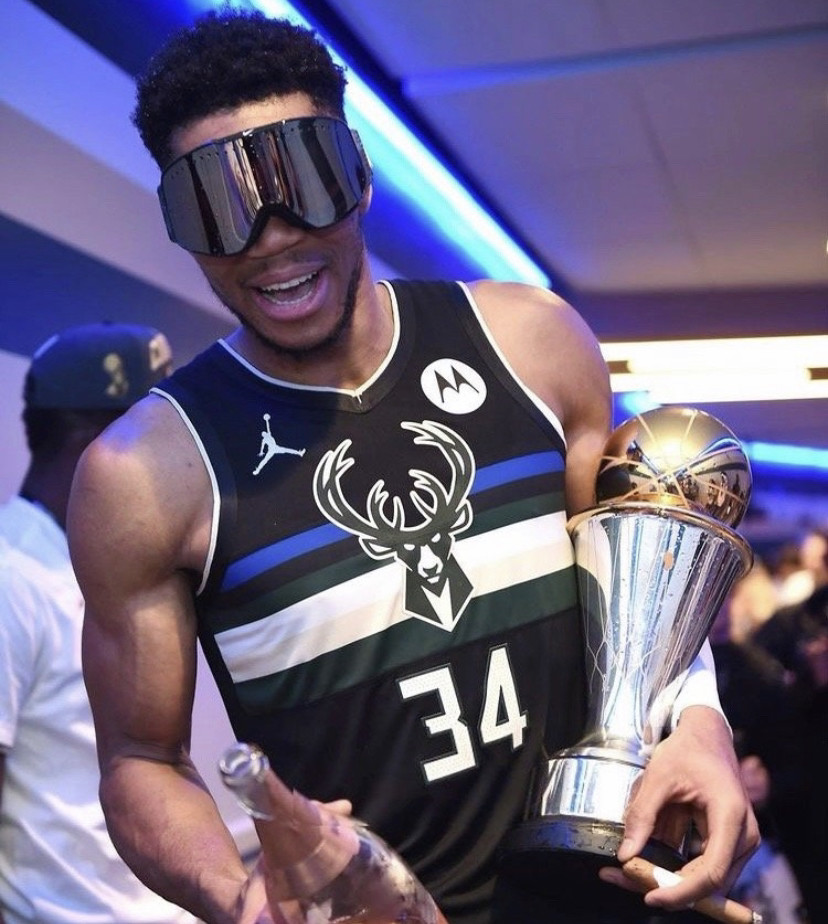 近3场贡献2球2助，米兰租将英超火力全开，买断价2600万引关注（近三战2球2助！米兰租将英超爆发，2600万买断条款成焦点）