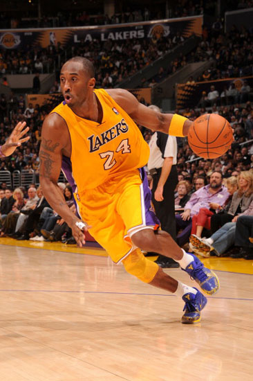 英联杯战报：谢尔基、萨维尼奥破门，曼城2-0布伦特福德进四强（英联杯简讯：谢尔基与萨维尼奥建功，曼城2-0布伦特福德晋级四强）