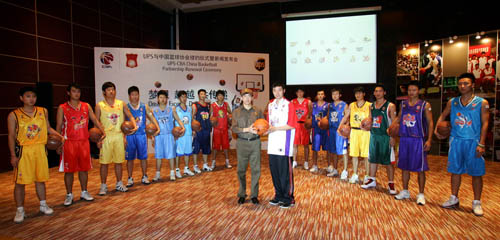 尹鸿博告别信：膝盖和小腿肌无法承受梦想之重，未来会做青训（尹鸿博告别：膝盖与小腿肌难负逐梦之重，未来投身青训）