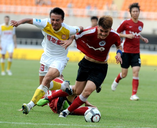 米兰达：很少有人能和斯帕莱蒂关系好，他的为人我还是不说了（米兰达：能与斯帕莱蒂相处融洽的人很少，他的人品我不便评价）