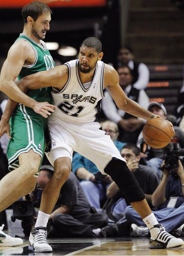 历史首位，前武汉女足外援特姆瓦连续两年获得美女职最佳球员（前武汉女足外援特姆瓦成历史首人，蝉联美职女足年度最佳球员）